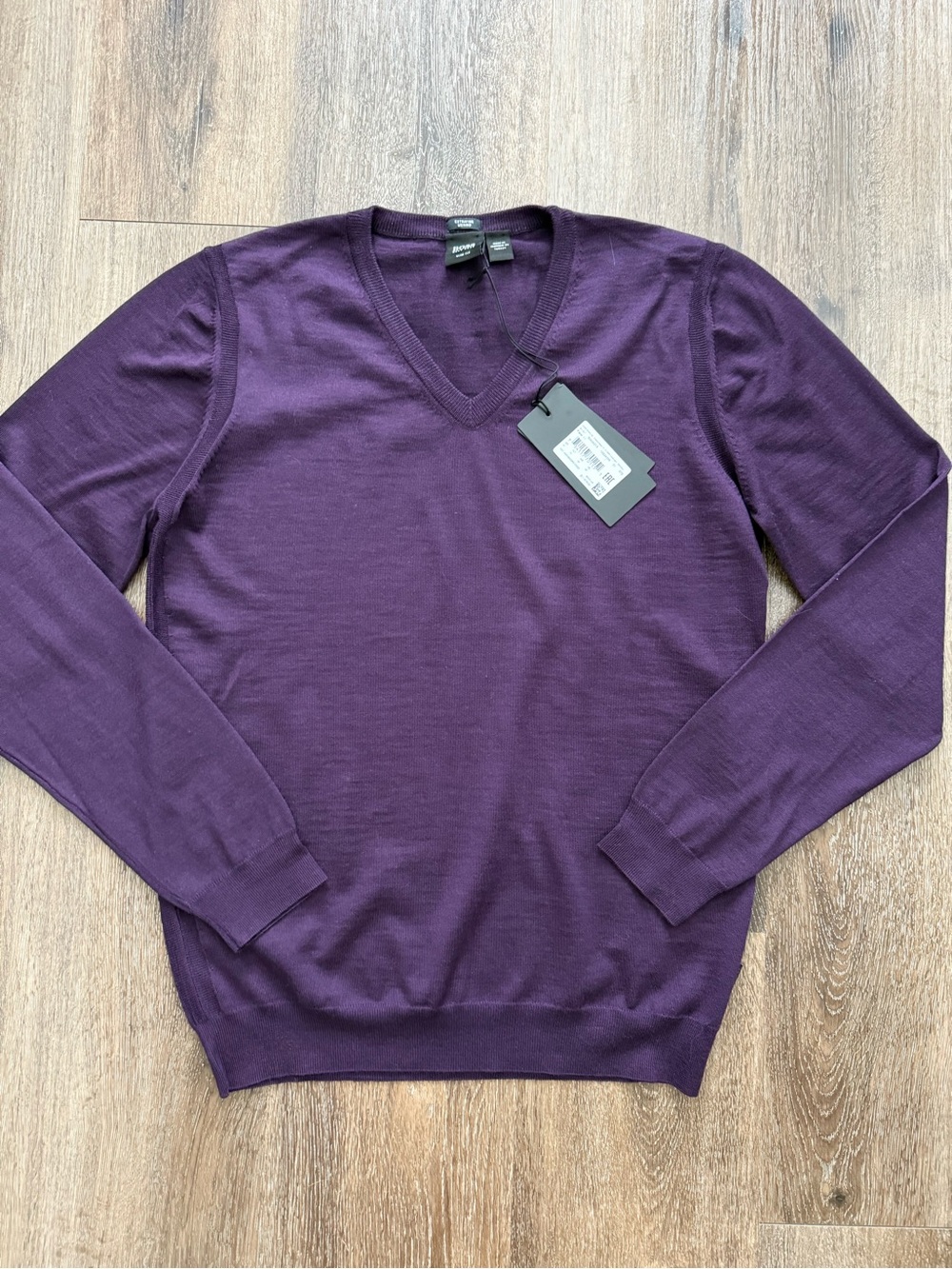 BOSS Hugo Boss Extra Fine Merino Wool V-Neck Sweater NWT Men’s M Purple